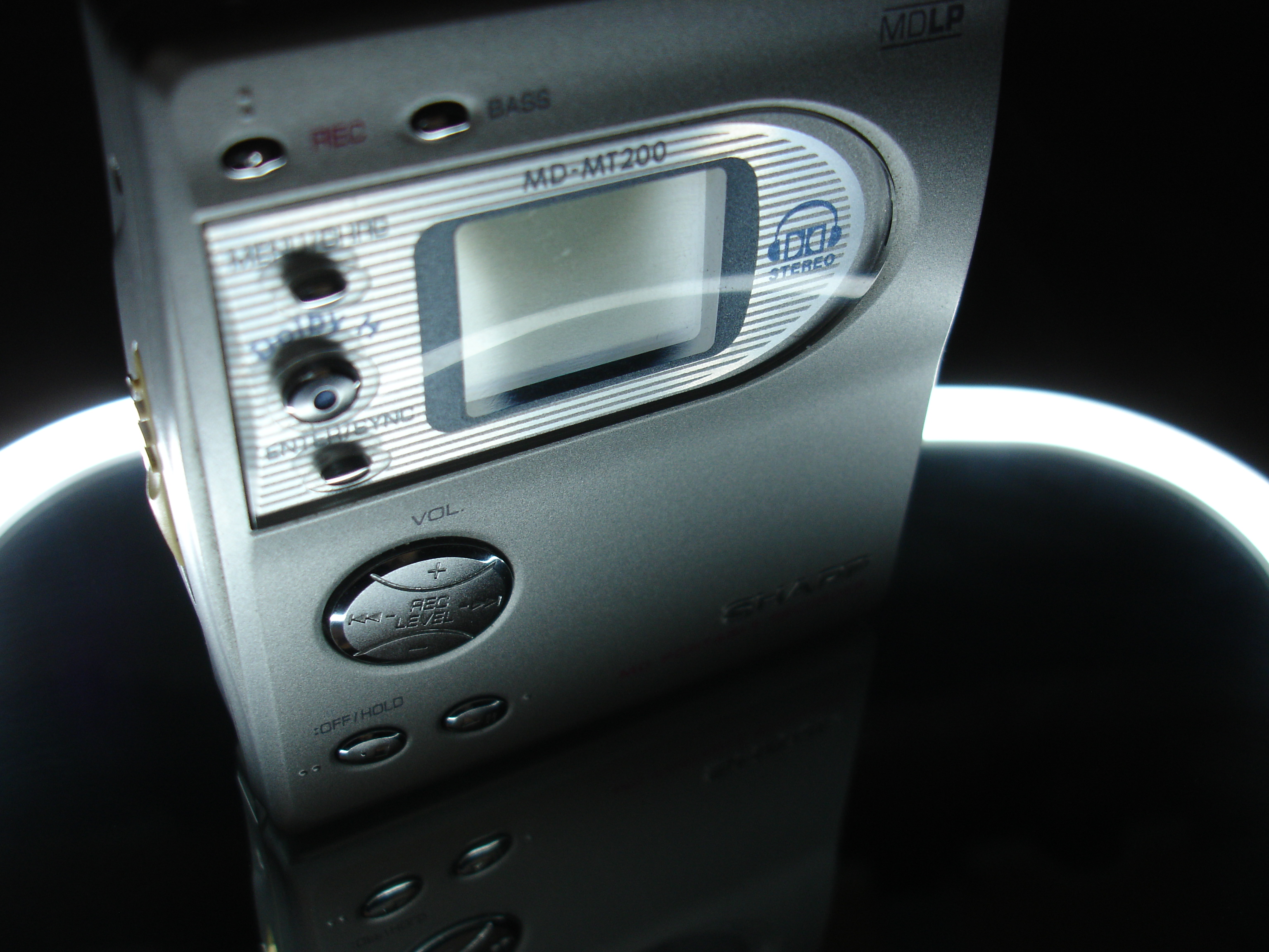 Primer plano del Sharp MD-MT200 usado como segunda imagen destacada